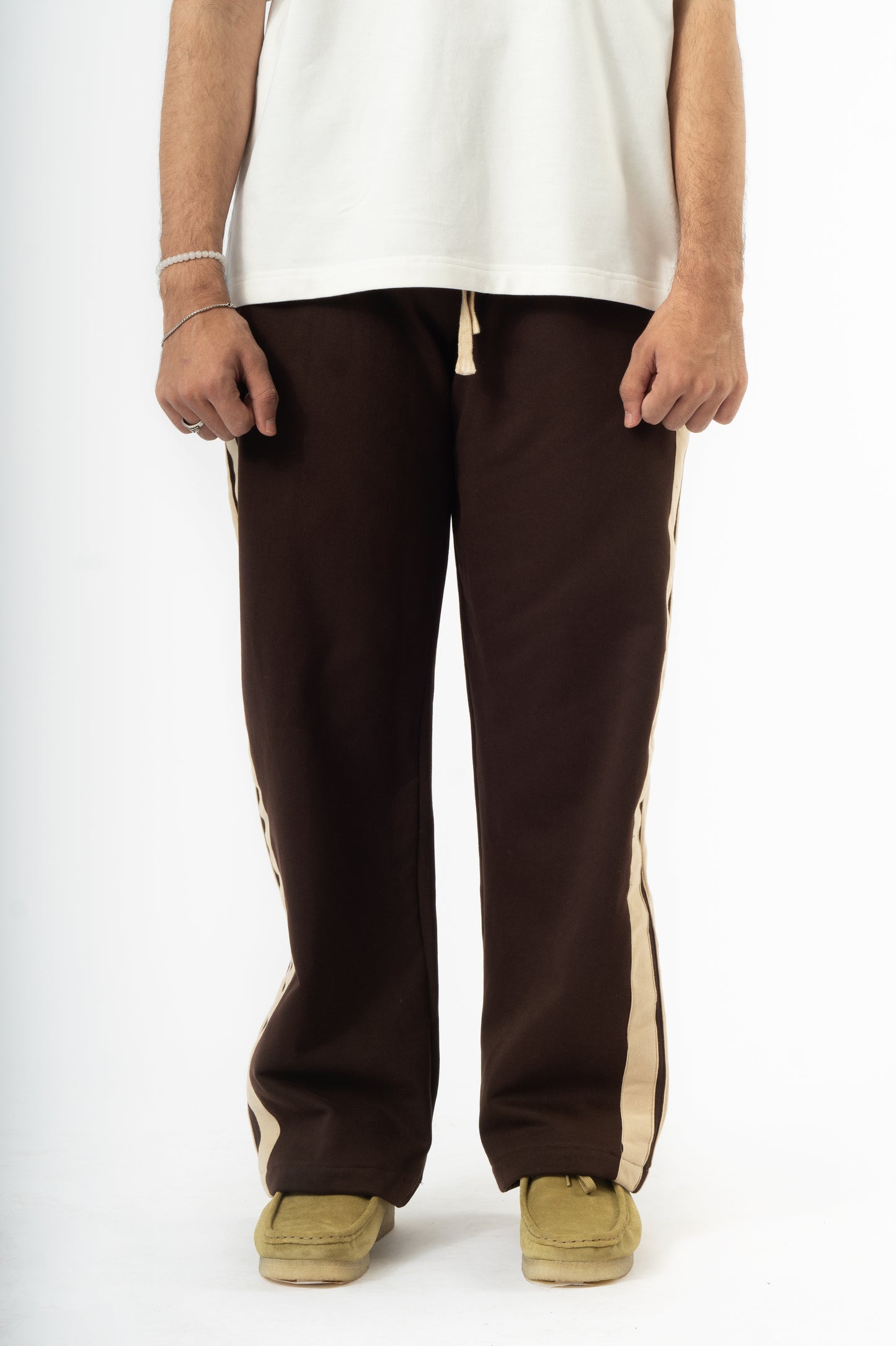 STRIPED TRAVEL PANTS- BROWN