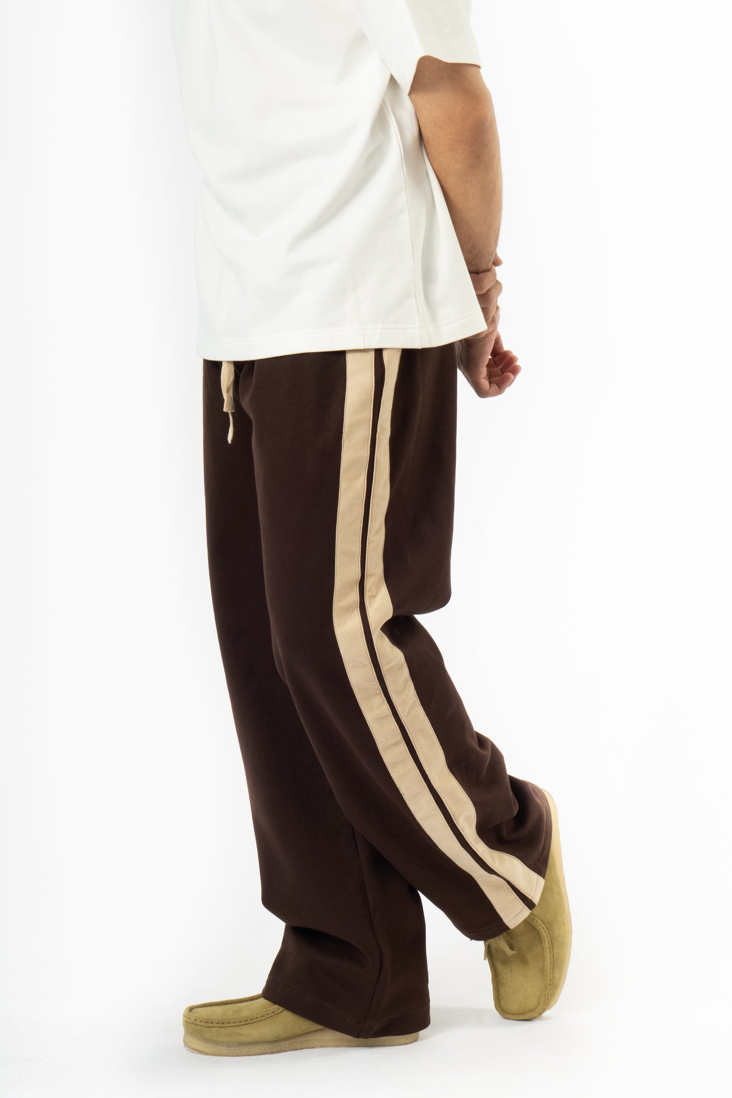 STRIPED TRAVEL PANTS- BROWN