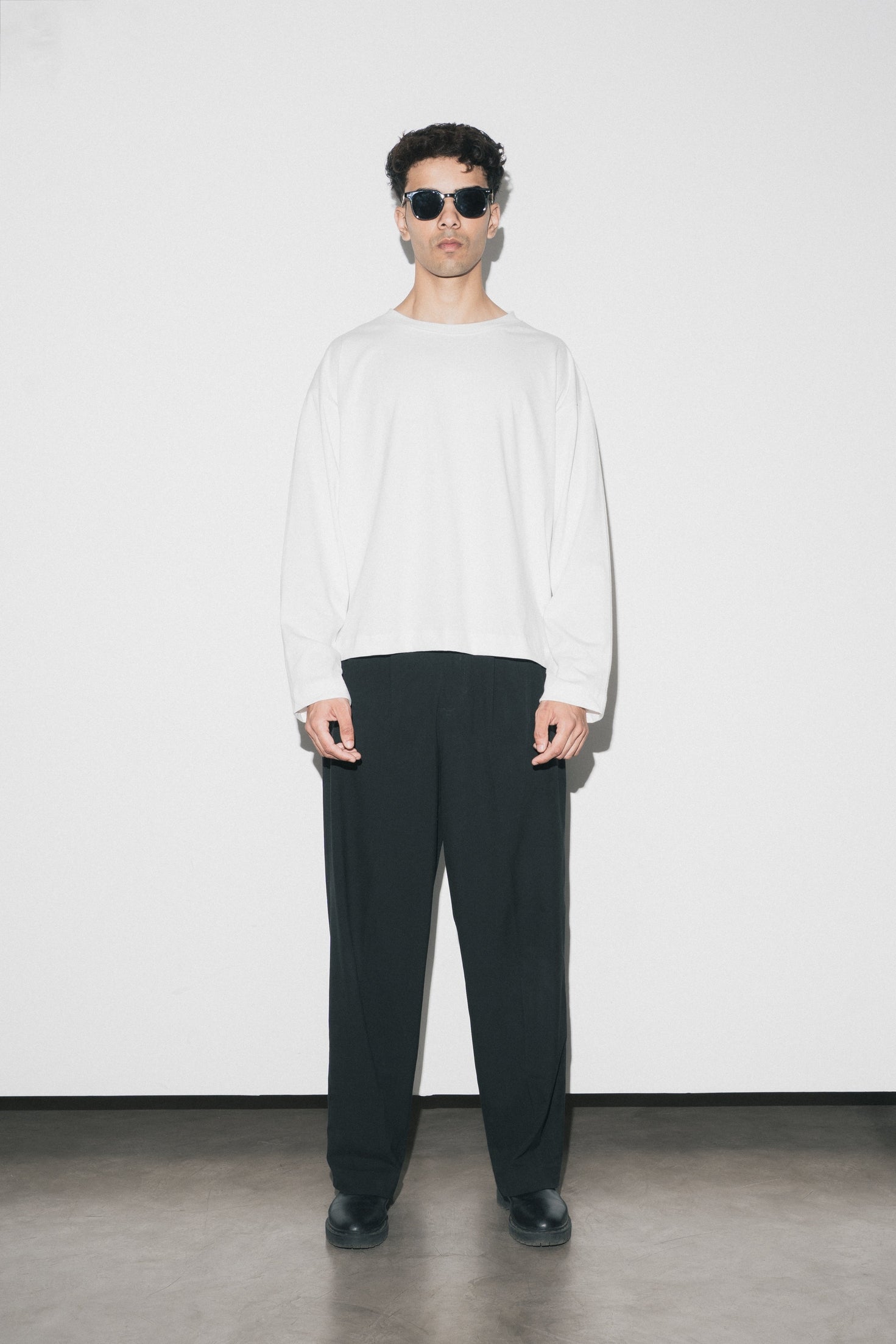 CORE LONGSLEEVES-WHITE