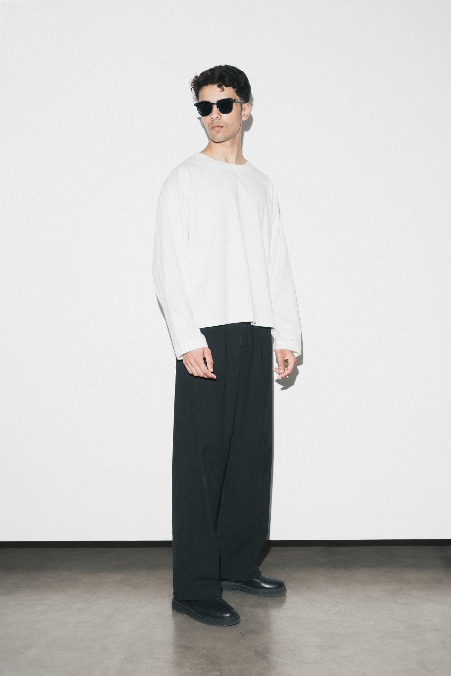 CORE LONGSLEEVES-WHITE