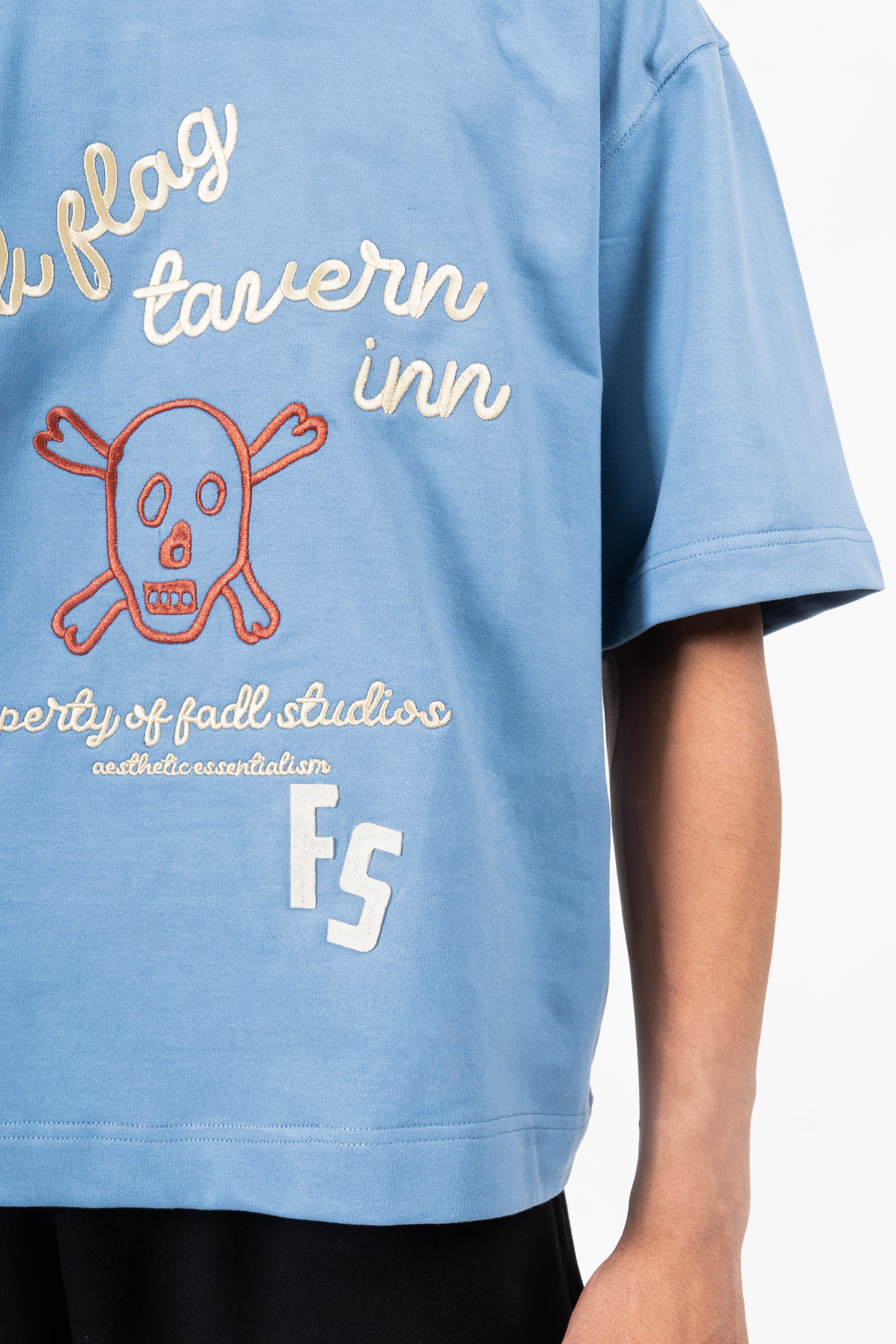 Skull Inn t-shirt - Dusty Blue